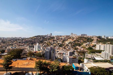 Vista Quarto 01  de apartamento à venda com 2 quartos, 51m² em Estoril, Belo Horizonte