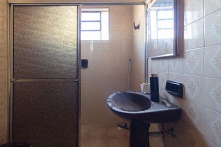 Banheiro 2 de casa para alugar com 3 quartos, 100m² em Jardim Roberto, Osasco