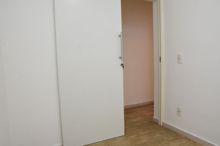 Apartamento para alugar com 71m², 3 quartos e 1 vaga Apartamento para alugar com 71m², 3 quartos e 1 vagaQuarto 2 porta de correr