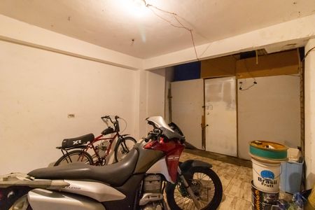 Garagem de casa à venda com 4 quartos, 125m² em Jardim Paulista, Guarulhos