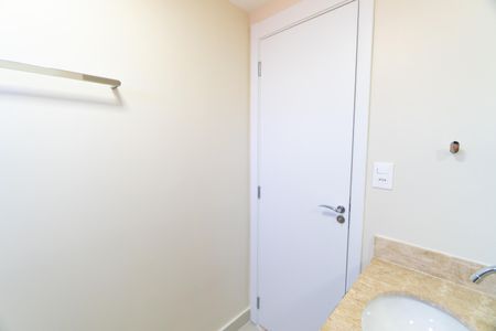 Apartamento para alugar com 73m², 2 quartos e 1 vaga Apartamento para alugar com 73m², 2 quartos e 1 vagaBanheiro da Suíte