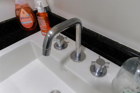 Banheiro de apartamento à venda com 3 quartos, 90m² em Vila Diva, São Paulo