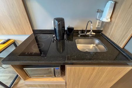 Cozinha de kitnet/studio para alugar com 1 quarto, 34m² em Vila Gumercindo, São Paulo