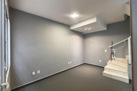 Sala de casa de condomínio para alugar com 1 quarto, 48m² em Cidade Ocian, Praia Grande