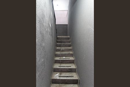 Escada de apartamento para alugar com 2 quartos, 45m² em Parque Edu Chaves, São Paulo