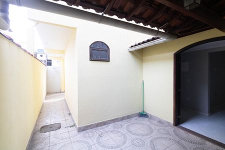 Área externa de casa para alugar com 2 quartos, 120m² em Campo Grande, Rio de Janeiro