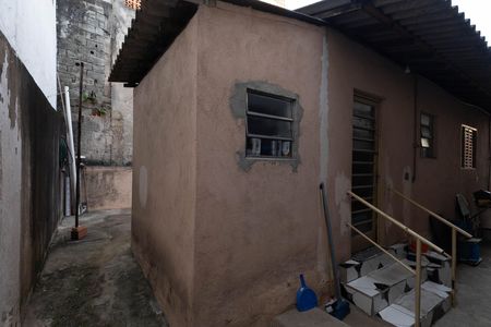 Casa à venda com 198m², 2 quartos e sem vagaQuintal