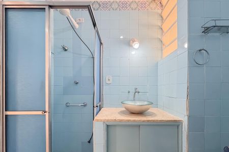 Banheiro de apartamento à venda com 2 quartos, 50m² em Aclimação, São Paulo