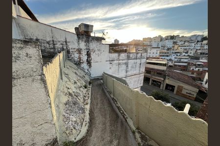 Área comum - Acesso as casas  de casa para alugar com 3 quartos, 78m² em Manoel Honório, Juiz de Fora