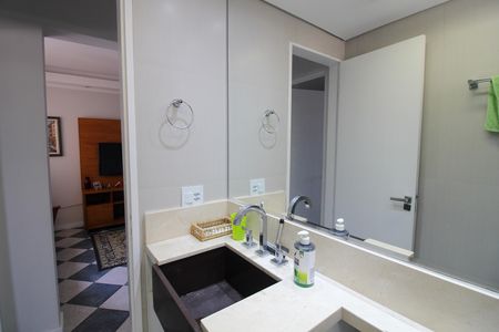 Apartamento à venda com 77m², 2 quartos e 3 vagas Apartamento à venda com 77m², 2 quartos e 3 vagasBanheiro