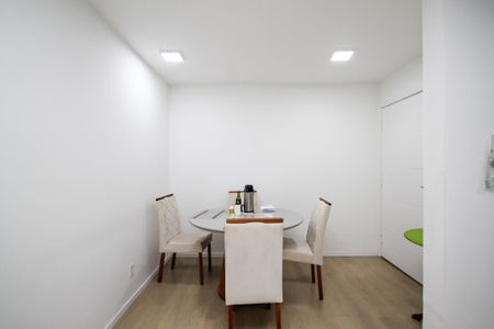 Apartamento para alugar com 55m², 2 quartos e 1 vaga Apartamento para alugar com 55m², 2 quartos e 1 vagaSala de Jantar