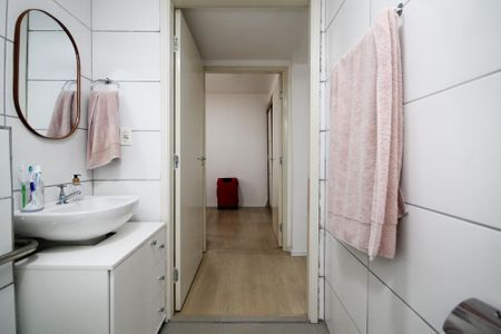 Apartamento para alugar com 55m², 2 quartos e 1 vaga Apartamento para alugar com 55m², 2 quartos e 1 vagaBanheiro