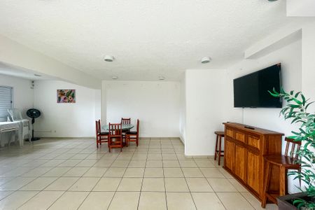 Apartamento para alugar com 55m², 2 quartos e 1 vaga Apartamento para alugar com 55m², 2 quartos e 1 vagaÁrea comum - Salão de festas