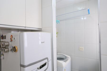 Cozinha e Área de Serviço de apartamento à venda com 2 quartos, 45m² em Santa Cruz, Belo Horizonte