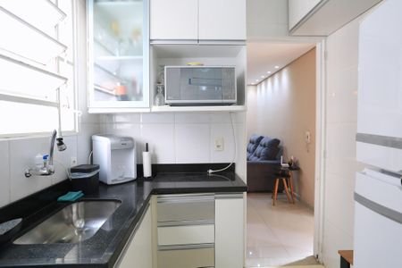 Cozinha e Área de Serviço de apartamento à venda com 2 quartos, 45m² em Santa Cruz, Belo Horizonte