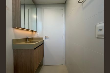 Banheiro de apartamento para alugar com 1 quarto, 46m² em Santo Antonio de Lisboa, Florianópolis