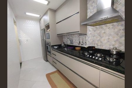 Cozinha de apartamento para alugar com 2 quartos, 122m² em Vila Assuncao, Praia Grande