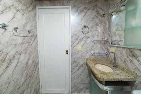 Apartamento à venda com 58m², 2 quartos e 1 vaga Apartamento à venda com 58m², 2 quartos e 1 vagaBanheiro