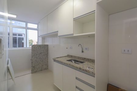Cozinha de apartamento para alugar com 2 quartos, 57m² em Pinheiros, São Paulo