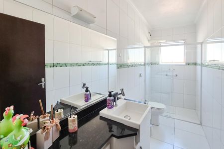 Apartamento à venda com 120m², 2 quartos e 1 vaga Apartamento à venda com 120m², 2 quartos e 1 vagaBanheiro Social