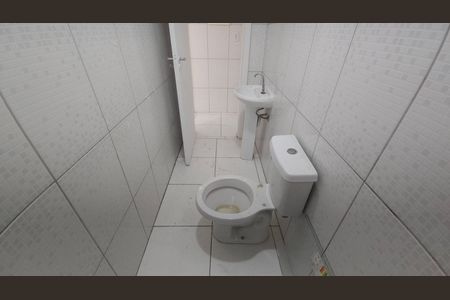 Banheiro de apartamento para alugar com 1 quarto, 36m² em Vila Ré, São Paulo