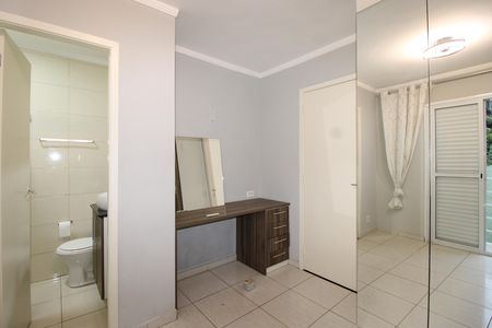 Suíte 1  de casa de condomínio à venda com 2 quartos, 58m² em Vila Carmosina, São Paulo