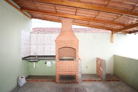 Área comum de casa de condomínio para alugar com 2 quartos, 58m² em Vila Carmosina, São Paulo