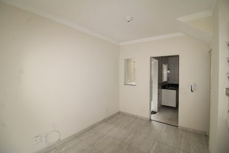 Sala de apartamento à venda com 2 quartos, 60m² em Vila Vitorio Mazzei, São Paulo