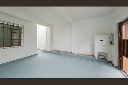 Garagem  de casa à venda com 2 quartos, 97m² em Vila Ré, São Paulo