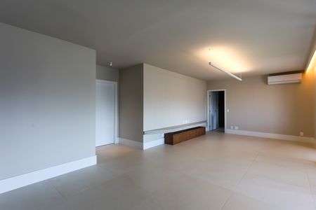 Apartamento à venda com 184m², 3 quartos e 3 vagasSala 