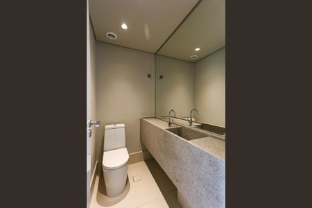 lavabo de apartamento para alugar com 3 quartos, 184m² em Real Parque, São Paulo