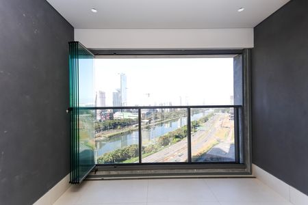 suíte 2 varanda de apartamento para alugar com 3 quartos, 184m² em Real Parque, São Paulo