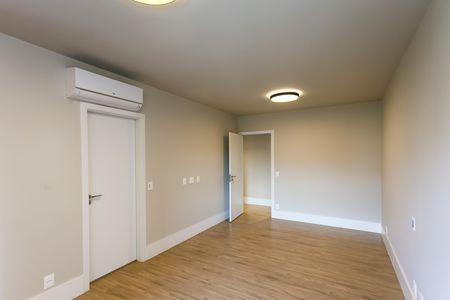 suíte 1 de apartamento para alugar com 3 quartos, 184m² em Real Parque, São Paulo