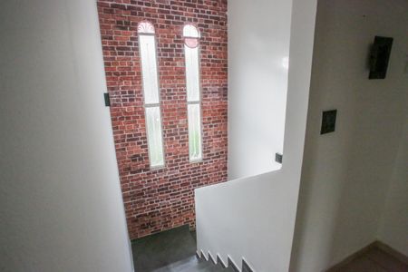 Casa para alugar com 220m², 3 quartos e 2 vagasEscada