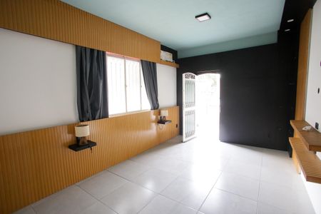 Casa para alugar com 220m², 3 quartos e 2 vagasQuarto Suíte