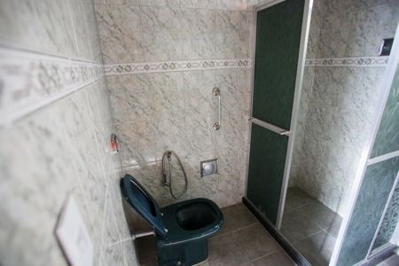 Casa para alugar com 220m², 3 quartos e 2 vagasBanheiro Social 1