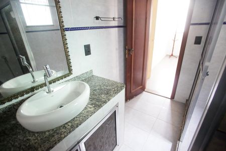 Casa para alugar com 220m², 3 quartos e 2 vagasBanheiro da Suíte