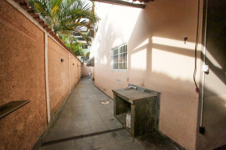 Casa para alugar com 220m², 3 quartos e 2 vagasCorredor Lateral