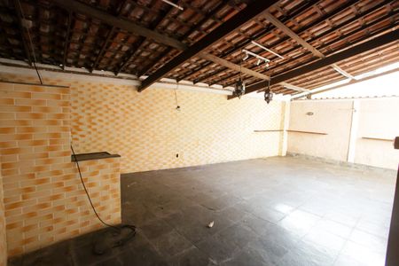 Casa para alugar com 220m², 3 quartos e 2 vagasvaranda dos fundos