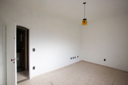 Casa para alugar com 220m², 3 quartos e 2 vagasQuarto 2