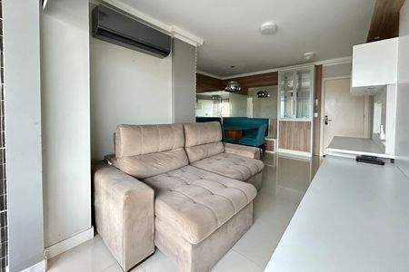 Apartamento para alugar com 2 quartos, 77m² em Barreiros, São José
