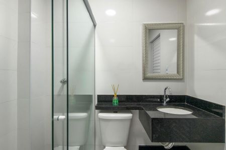 Banheiro  de kitnet/studio para alugar com 0 quarto, 32m² em Aviação, Praia Grande