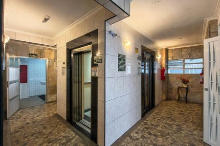 Studio para alugar com 32m², 0 quarto e 1 vaga Studio para alugar com 32m², 0 quarto e 1 vagaHall de entrada