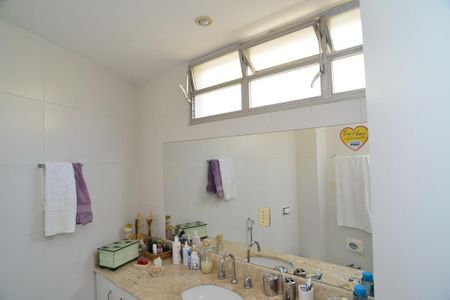 Banheiro da Suíte de apartamento à venda com 3 quartos, 150m² em Barra da Tijuca, Rio de Janeiro