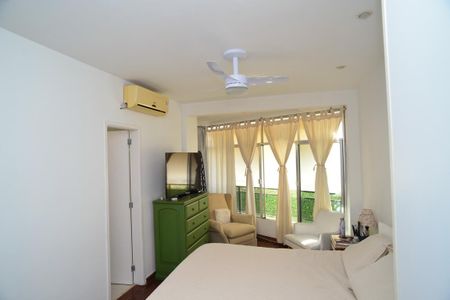 Apartamento à venda com 150m², 3 quartos e 2 vagas Apartamento à venda com 150m², 3 quartos e 2 vagasSuíte
