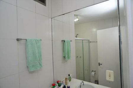 Apartamento à venda com 150m², 3 quartos e 2 vagas Apartamento à venda com 150m², 3 quartos e 2 vagasBanheiro Social