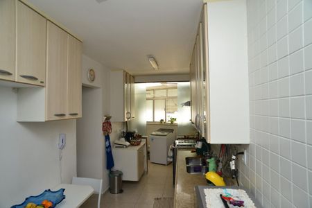 Apartamento à venda com 150m², 3 quartos e 2 vagas Apartamento à venda com 150m², 3 quartos e 2 vagasCozinha