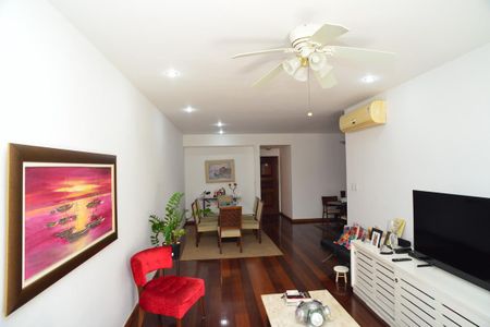 Apartamento à venda com 150m², 3 quartos e 2 vagas Apartamento à venda com 150m², 3 quartos e 2 vagasSala