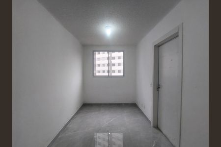 Sala de apartamento para alugar com 2 quartos, 34m² em Usina Piratininga, São Paulo