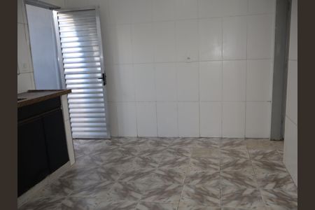 Cozinha de casa para alugar com 1 quarto, 40m² em Vila California, São Paulo